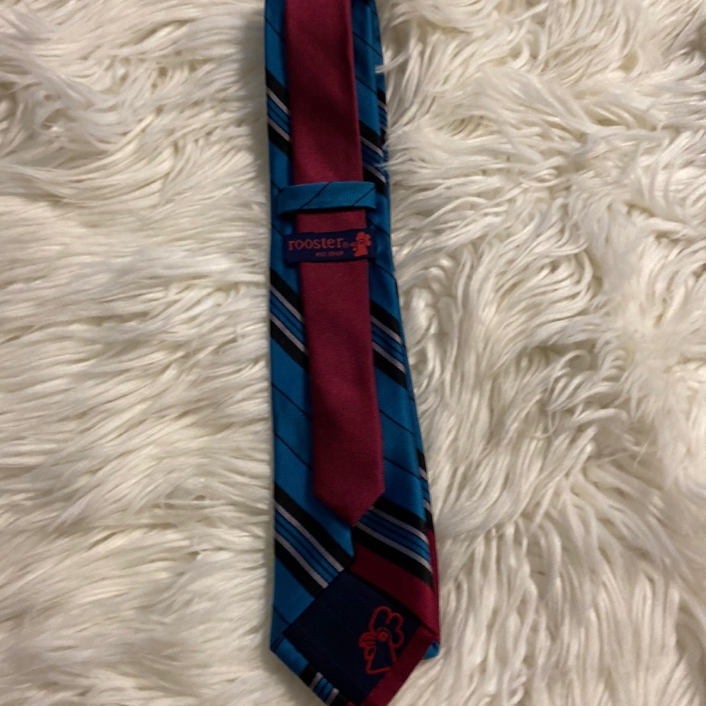 ELEGANT ROOSTER TIE very nice color